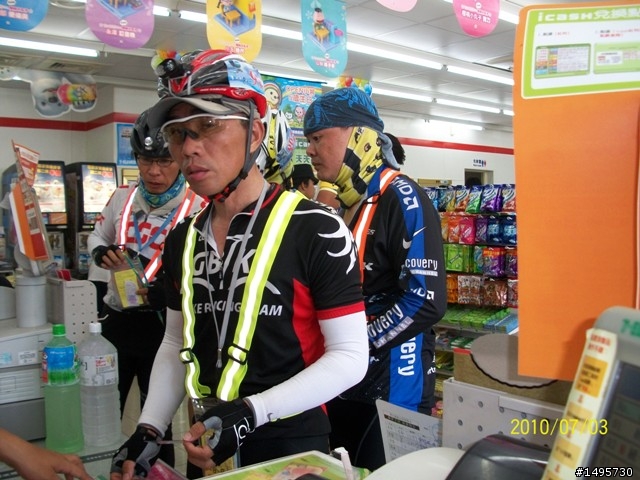 瘋600K (之) 一家都是人...相片600張