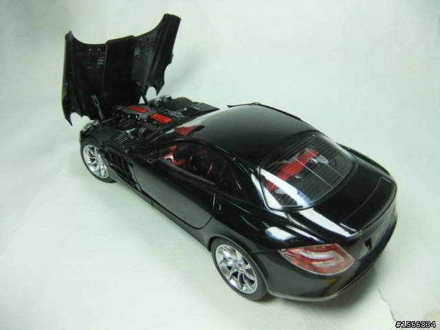 Mercedes-Benz SLR McLaren  鏡面烤漆  (圖多多多請謹慎服用)