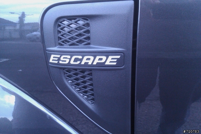 ESCAPE XLT 2010 尊爵灰 開箱(圖多..)