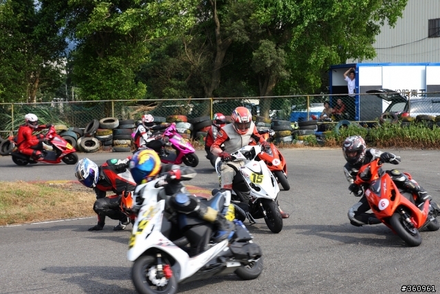 2010/07/11~~佛心光陽KCC!!好騎KYMCO VJR!!