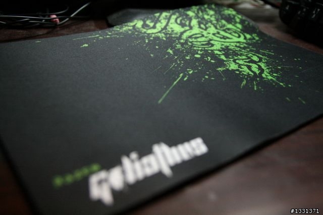 [開箱文]Razer DeathAdder奎蛇(DA)左撇子專用滑鼠+巨甲蟲特別版鼠墊