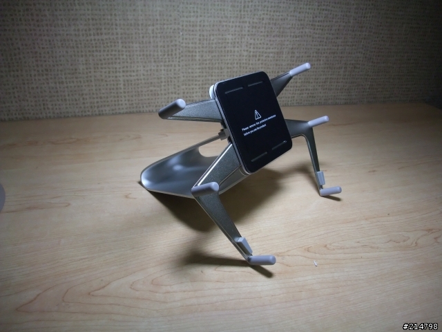 我的 iPad 上車嘍 (半DIY車架)