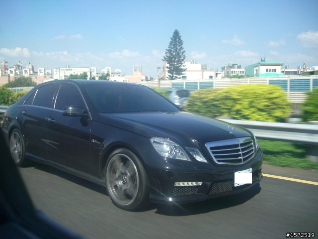 昨天在國道遇到的E63 AMG