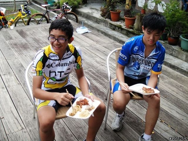(照片)20100725鐵國山硬陡行暨中華電信減碳愛地球無車日活動