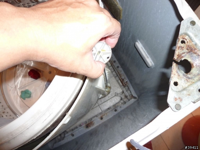 日立洗衣機 緩衝器吊桿更換 分享