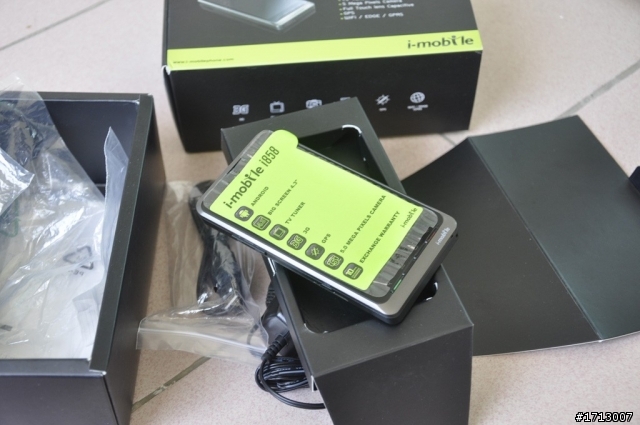 4.3吋Android手機，11,400～13,300 元的酷似EVO 4G機，還內建TV