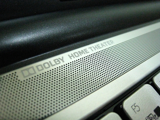 [開箱]簡約極至個性美--Gateway EC39C01w 13.3"