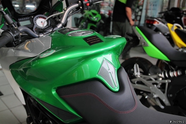 最強與最貴的試乘--Kawasaki Z1000 + Benelli TRE 899K
