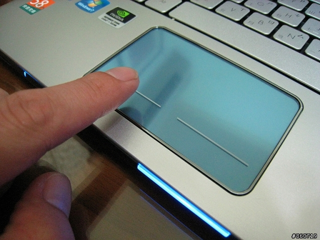 [開箱]簡約極至個性美--Gateway EC39C01w 13.3"
