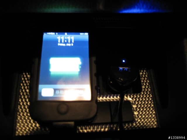 來喔!來喔~一機雙用iPHONE車充來囉!