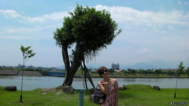 [超不專業開箱文] 防水 Full HD：Sanyo VPC-CA100＊9/30新增相片