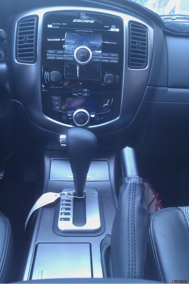 ESCAPE XLT 2010 尊爵灰 開箱(圖多..)