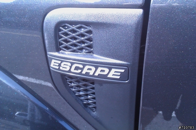 ESCAPE XLT 2010 尊爵灰 開箱(圖多..)