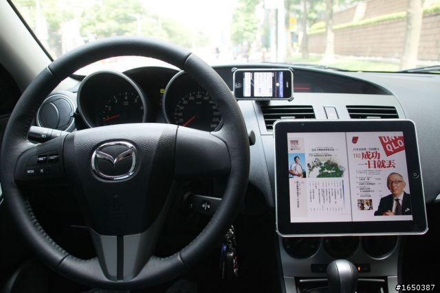新馬三 with ipad 車用影音上網系統