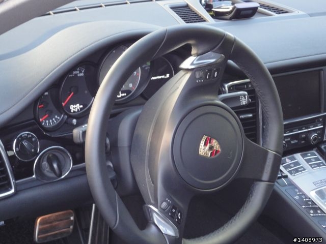 開很慢的Panamera S
