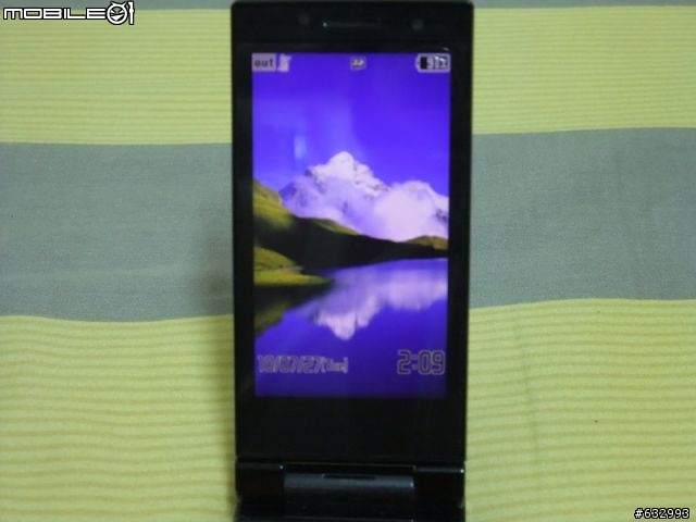 好一個銷魂旋轉手機...sharp 932sh!!