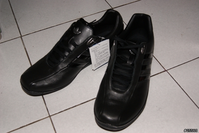 [分享] 低調的Adidas Porsche Design SP1