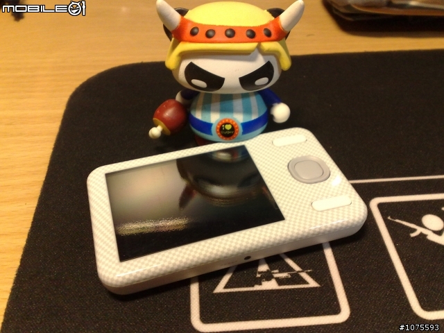 [開箱] 白色惡魔纏著我!! Creative Zen X-Fi Style 8G  (PS:圖非常多...)