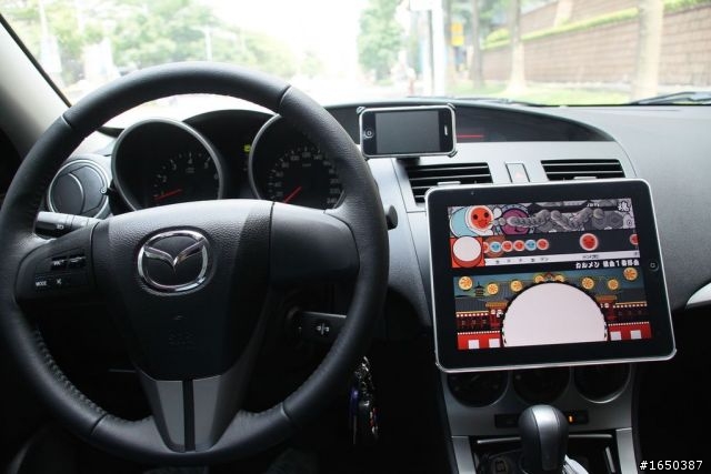 新馬三 with ipad 車用影音上網系統