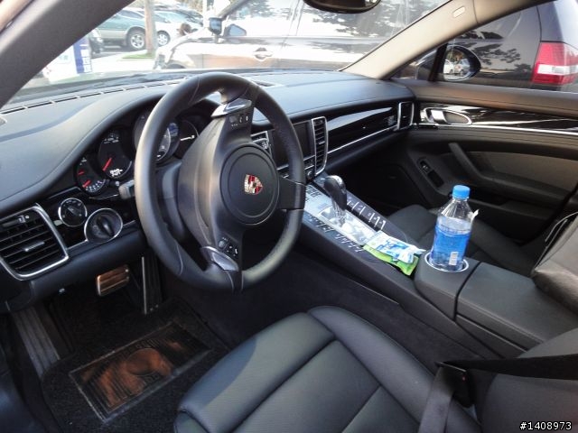 開很慢的Panamera S