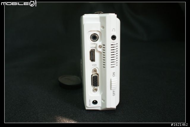 【開箱文】 YOVICA HDMI-720P 迷你投影機 開箱啦~