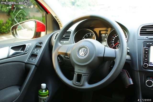 [簡易開箱] VW Golf 1.6 TL(紅)
