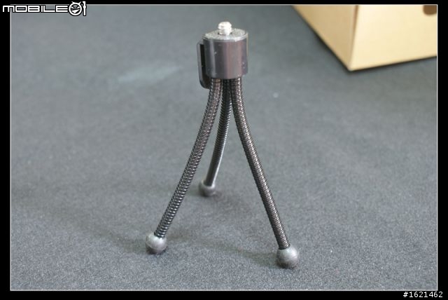 【開箱文】 YOVICA HDMI-720P 迷你投影機 開箱啦~