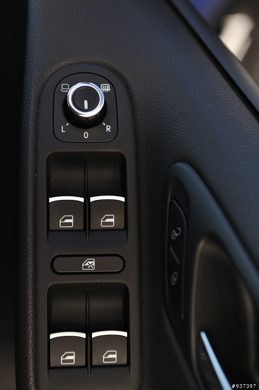 [開箱] 來自狼堡的怒吼 VW GOLF R