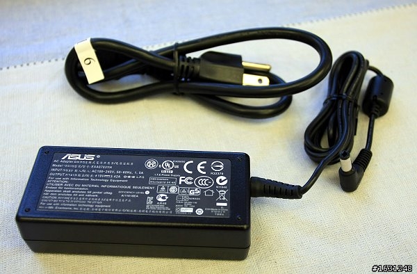 [開箱+試用]華碩U35JC筆記型電腦不專業分享～