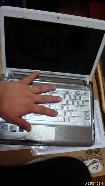 為了要小而有力  Toshiba Portege T210 開箱