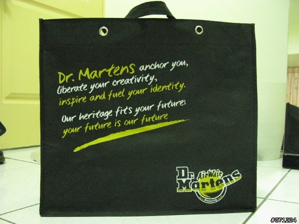 生日禮物Dr. Martens 開箱