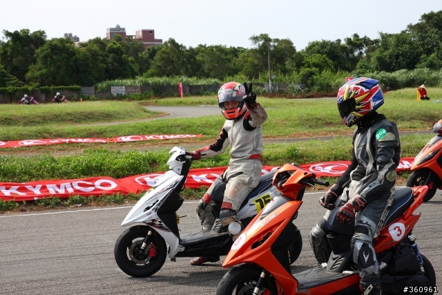 2010/07/11~~佛心光陽KCC!!好騎KYMCO VJR!!