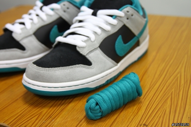 Nike Dunk Low SB  "Chrome Ball Incident"