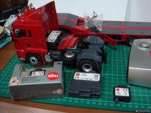 來自德國1/32 Siku - RC拖車+板車