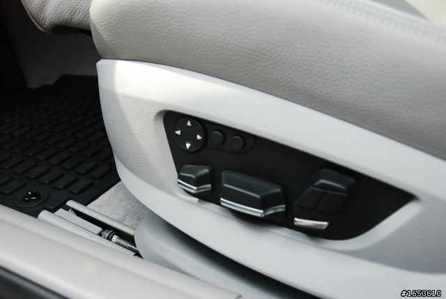 [開箱]BMW F10 523i(A76/寶藍色)~7/28新增附圖