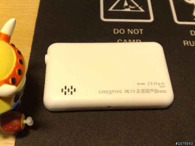[開箱] 白色惡魔纏著我!! Creative Zen X-Fi Style 8G  (PS:圖非常多...)