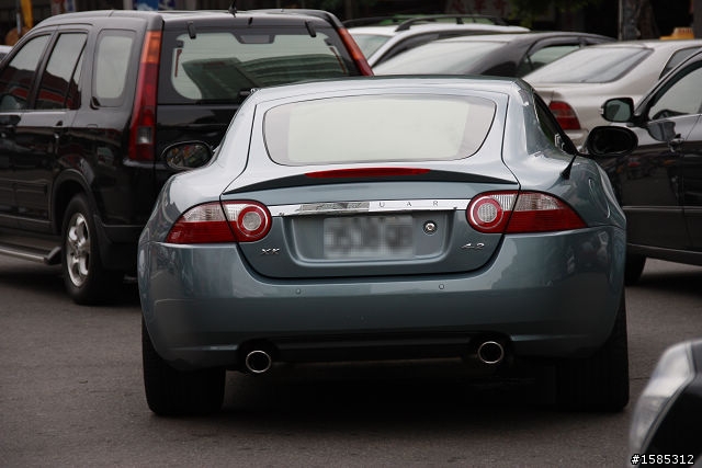 Jaguar跑車?