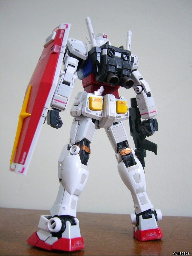 <顛覆傳統理念的最新技術> RG 鋼彈 ,局部塗裝與動作展示