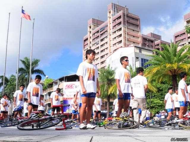 (貼圖)環高雄 100公里16歲成年禮挑戰行