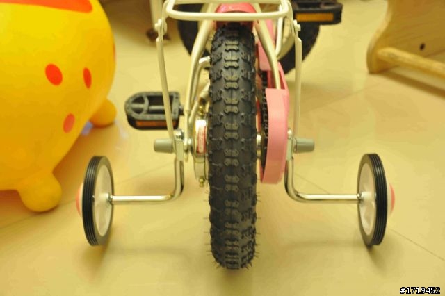 小豆芽的 捷安特 Giant KJ-125 12"童車分享~~