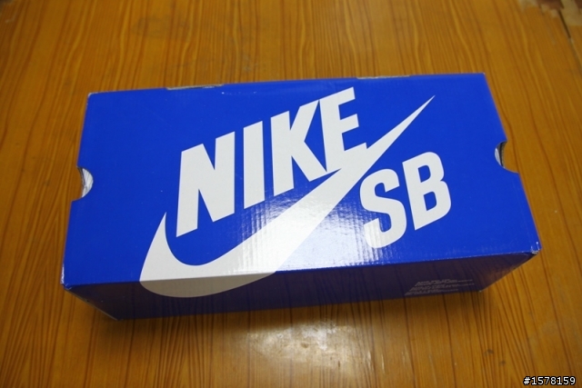 Nike Dunk Low SB  "Chrome Ball Incident"