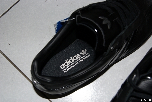 [分享] 低調的Adidas Porsche Design SP1