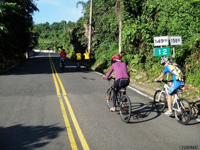 (照片)20100711二尖山(三角點)