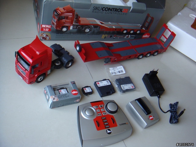 來自德國1/32 Siku - RC拖車+板車