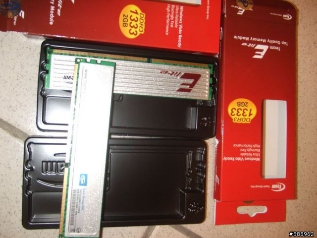 AMD-四核心-945-2萬元整~小小開箱文!(增圖)分享我的工作環境圖!!