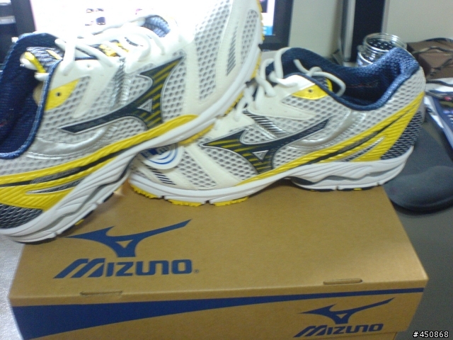 美津濃(MIZUNO) WAVE AERO 8 慢跑鞋