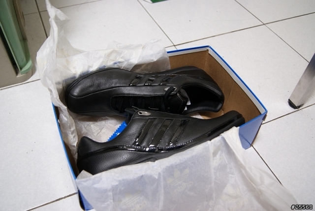 [分享] 低調的Adidas Porsche Design SP1