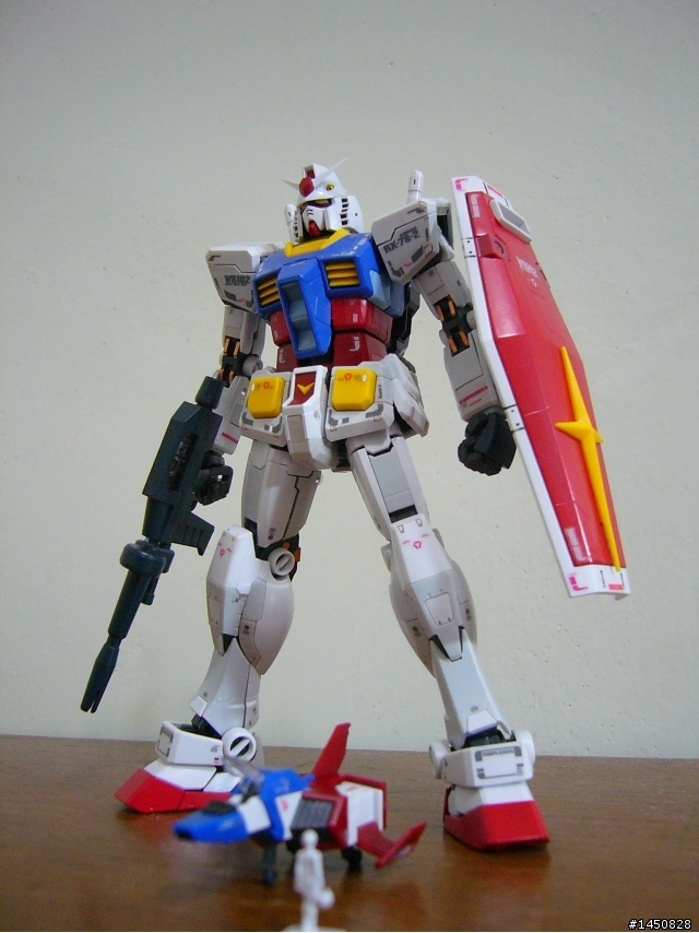 <顛覆傳統理念的最新技術> RG 鋼彈 ,局部塗裝與動作展示