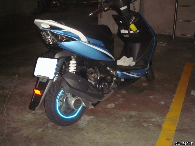 [洗車文] VJR泡泡浴 + 輪框反光條完工