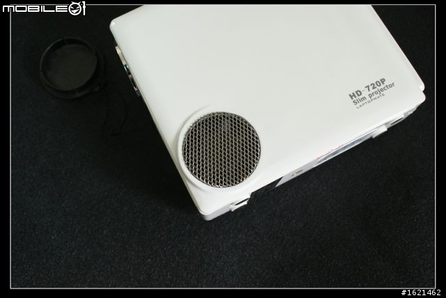 【開箱文】 YOVICA HDMI-720P 迷你投影機 開箱啦~